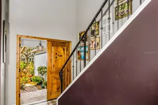 990 San Carlos Ct NE, Saint Petersburg, FL 33702 - Photo 8