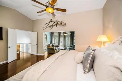 990 San Carlos Court NE, Saint Petersburg, FL 33702 - Photo 40
