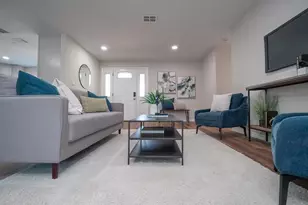 110 92nd Ave NE, Saint Petersburg, FL 33702 - Photo 4