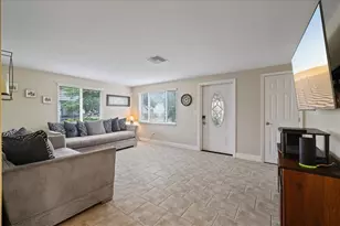 6400 18th Ave N, Saint Petersburg, FL 33710 - Photo 16