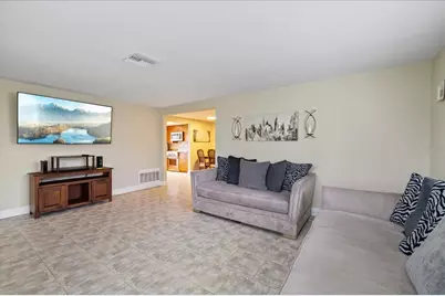 6400 18th Avenue N, Saint Petersburg, FL 33710 - Photo 6