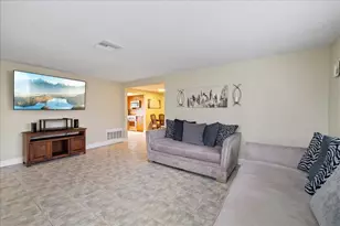 6400 18th Ave N, Saint Petersburg, FL 33710 - Photo 6