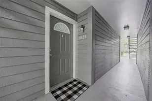 11859 Skylake Pl, Temple Terrace, FL 33617 - Photo 4