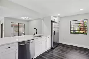 5014 Barrington Cir, Sarasota, FL 34234 - Photo 6