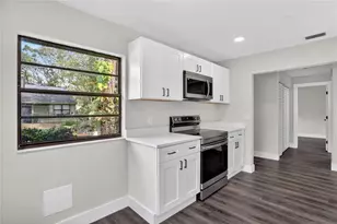 5014 Barrington Cir, Sarasota, FL 34234 - Photo 4