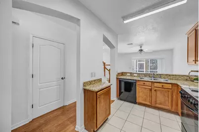 15925 Fishhawk View Drive, Lithia, FL 33547 - Photo 8