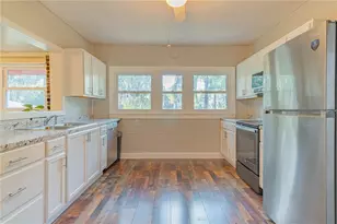 1175 Cr 463B, Lake Panasoffkee, FL 33538 - Photo 8