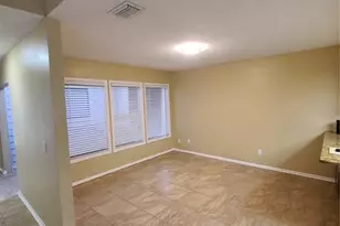 13701 Lazy Oak Dr, Tampa, FL 33613 - Photo 4