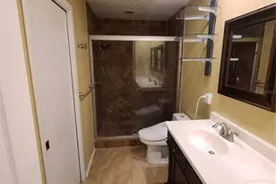 13701 Lazy Oak Dr, Tampa, FL 33613 - Photo 10