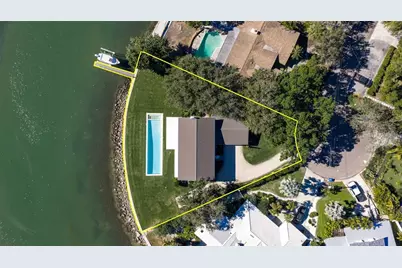 218 Colony Point Road S, Saint Petersburg, FL 33705 - Photo 16