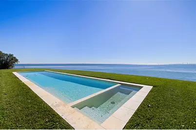 218 Colony Point Road S, Saint Petersburg, FL 33705 - Photo 1