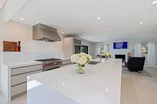 218 Colony Point Rd S, Saint Petersburg, FL 33705 - Photo 28