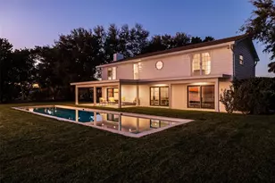 218 Colony Point Rd S, Saint Petersburg, FL 33705 - Photo 10