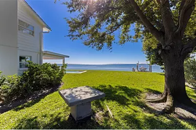 218 Colony Point Road S, Saint Petersburg, FL 33705 - Photo 56