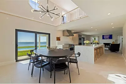 218 Colony Point Road S, Saint Petersburg, FL 33705 - Photo 24