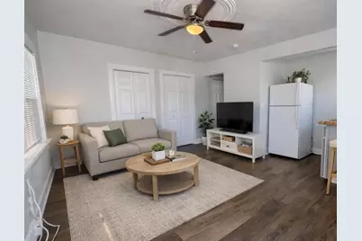 3927 6th Street S, Saint Petersburg, FL 33705 - Photo 4