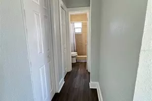 3927 6th St S, Saint Petersburg, FL 33705 - Photo 6