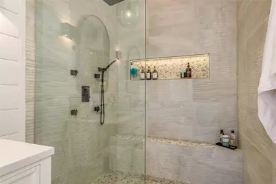 11722 Currie Lane #D1, Largo, FL 33774 - Photo 8