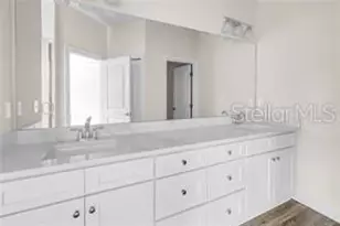 5733 Desert Rose Pl, Tampa, FL 33615 - Photo 8