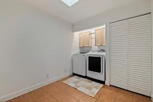 12592 N Capri Circle, Treasure Island, FL 33706 - Photo 32