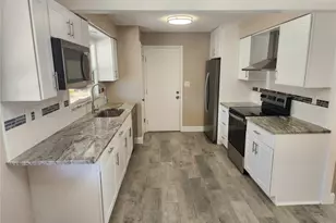 4462 Cynthia Ln, Spring Hill, FL 34606 - Photo 2