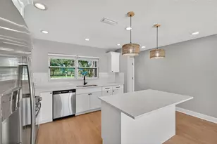 8110 Macoma Dr NE, Saint Petersburg, FL 33702 - Photo 20