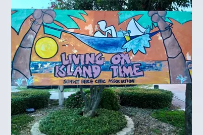 11315 3rd Street E, Treasure Island, FL 33706 - Photo 38