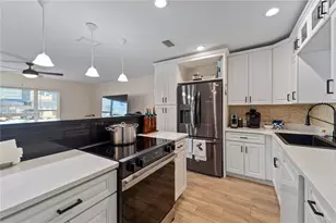 6660 Bay St, Saint Pete Beach, FL 33706 - Photo 12