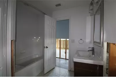 8317 Boxwood Drive, Tampa, FL 33615 - Photo 10