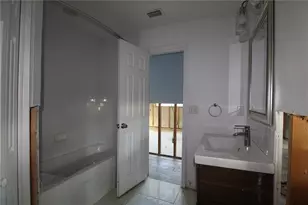 8317 Boxwood Dr, Tampa, FL 33615 - Photo 10