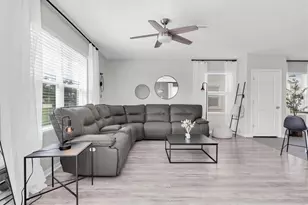 7543 Tuscan Bay Cir, Wesley Chapel, FL 33545 - Photo 6