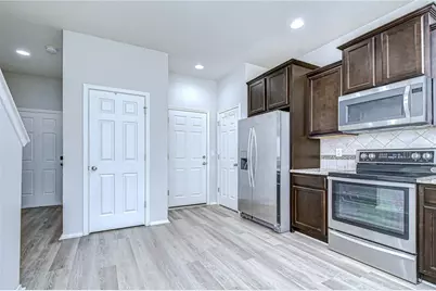 4739 White Sanderling Court, Tampa, FL 33619 - Photo 4