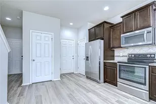 4739 White Sanderling Ct, Tampa, FL 33619 - Photo 4