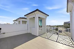 11797 1st St E, Treasure Island, FL 33706 - Photo 34