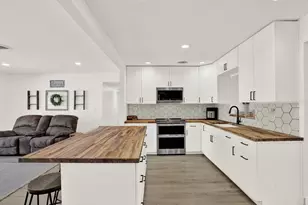 6060 39th Ave N, Saint Petersburg, FL 33709 - Photo 8