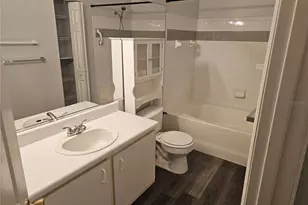 5620 Pinnacle Heights Cir, Tampa, FL 33624 - Photo 4