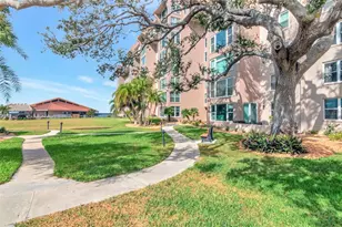 634 Edgewater Dr, Dunedin, FL 34698 - Photo 16