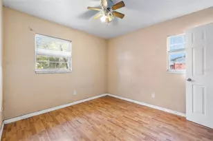 37406 Vista Dr, Dade City, FL 33523 - Photo 26