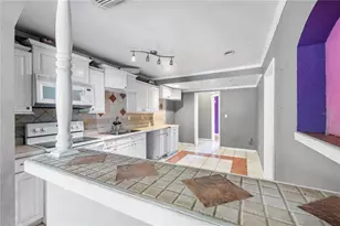 37406 Vista Dr, Dade City, FL 33523 - Photo 8