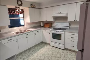 38247 3rd Ave, Zephyrhills, FL 33542 - Photo 2