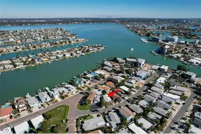 11155 2nd Street E, Treasure Island, FL 33706 - Photo 4