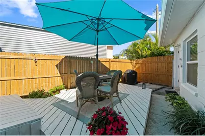 11155 2nd Street E, Treasure Island, FL 33706 - Photo 14