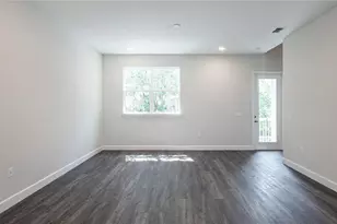 9704 Tate Ln, Tampa, FL 33626 - Photo 4