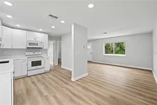 6098 Shannon Ave, Spring Hill, FL 34606 - Photo 6