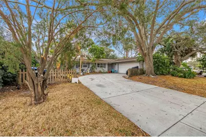 1297 Eden Isle Boulevard NE, Saint Petersburg, FL 33704 - Photo 4