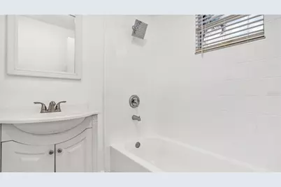 739 27th Avenue W, Bradenton, FL 34205 - Photo 12