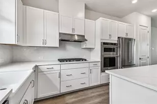 7204 Sutton Ln, Sarasota, FL 34240 - Photo 14
