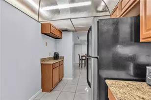 801 Russell Ln, Brandon, FL 33510 - Photo 8