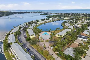 5092 Beach Dr SE, Saint Petersburg, FL 33705 - Photo 2