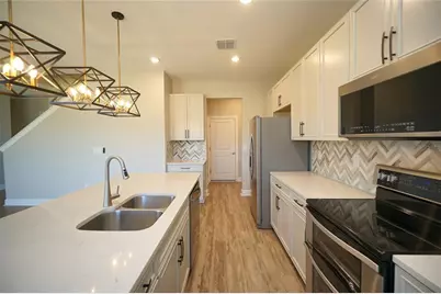 34480 Wynthorne Place, Wesley Chapel, FL 33545 - Photo 10